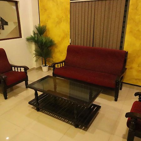 Shanthi Residency Pathanāmthitta エクステリア 写真