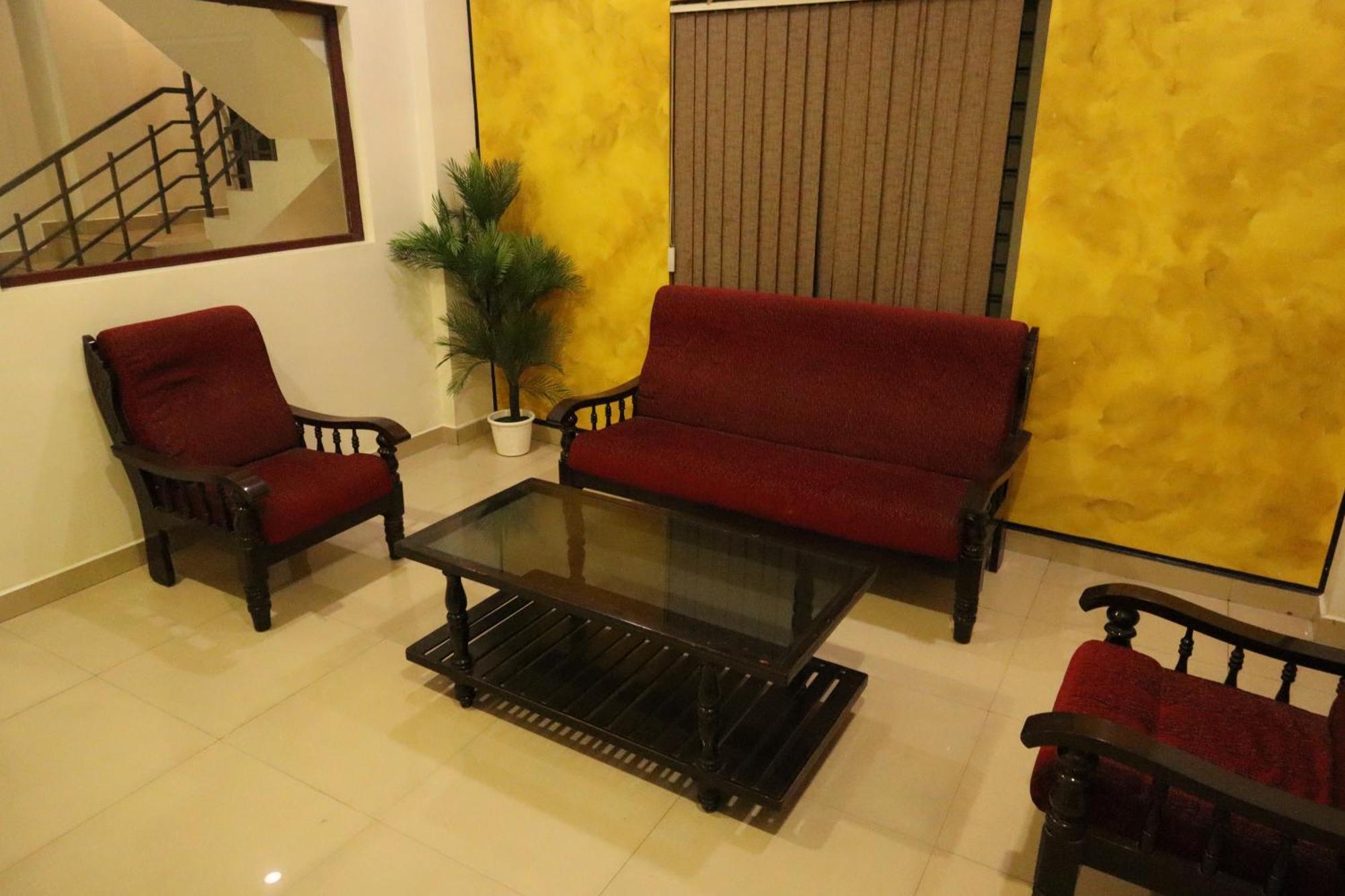 Shanthi Residency Pathanāmthitta エクステリア 写真