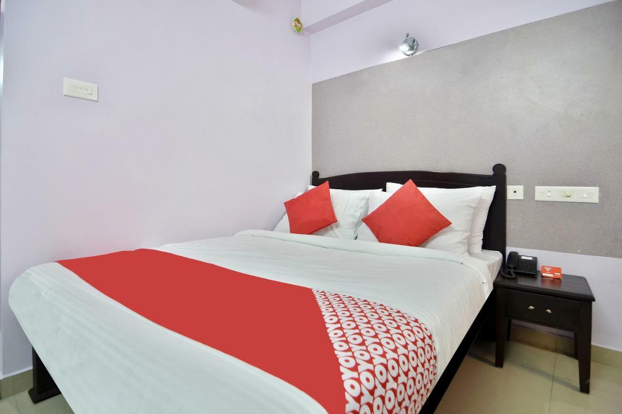 Shanthi Residency Pathanāmthitta エクステリア 写真